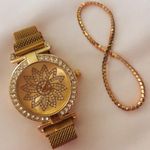 Fashion, accesorii si bijuterii - Femei - Bijuterii femei - Ceasuri femei - Set ceas casual de dama cu bratara inclusa, mecanism quartz, display analog, bratara aurie, inchidere magnetica - Infinity.ro