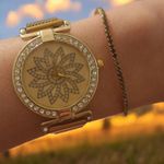 Fashion, accesorii si bijuterii - Femei - Bijuterii femei - Ceasuri femei - Set ceas casual de dama cu bratara inclusa, mecanism quartz, display analog, bratara aurie, inchidere magnetica - Infinity.ro