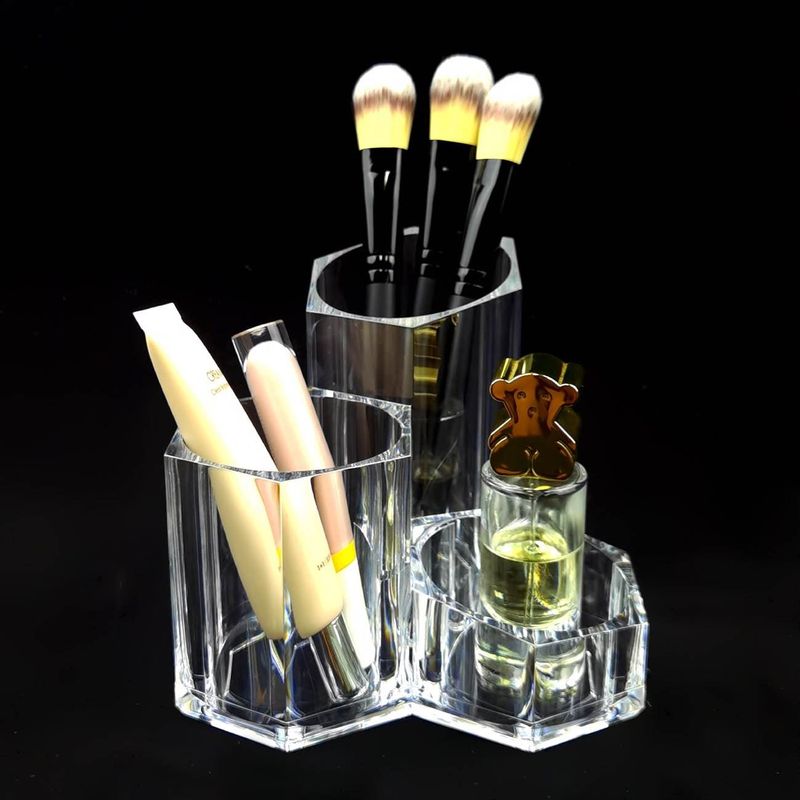 Ingrijire personala si Cosmetice - Machiaj - Portfarduri si genti cosmetice - Suport acrilic pensule, model poligonal, transparent, 13.5 x 13.5 x 12cm, 3 locuri - Infinity.ro