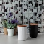 Casa si Gradina - Bucatarie si vesela - Organizare si depozitare bucatarie - Cutii alimentare - Recipient depozitare, model fara brand, alb, plastic, capac lemn, capacitate 0,9l - Infinity.ro