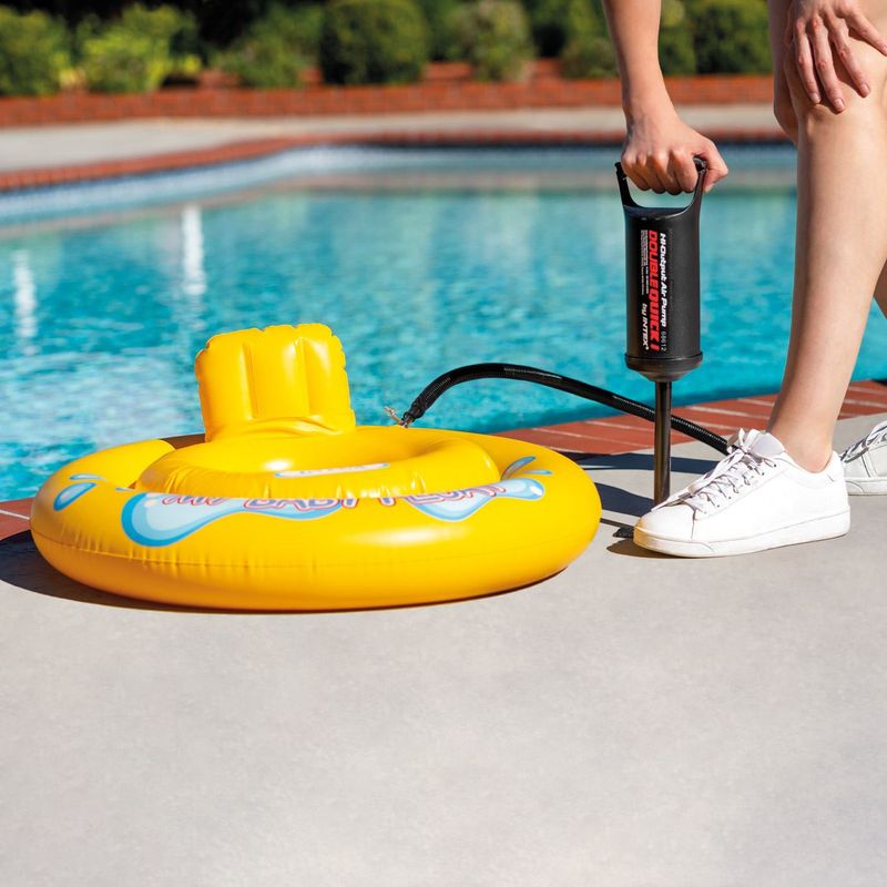 Casa si Gradina - Gradinarit si plante - Instalatii si accesorii pentru irigatii - Pompe apa - Pompa manuala intex, 68612, lungime 29 cm, actiune dubla, set furtun si 3 duze - Infinity.ro