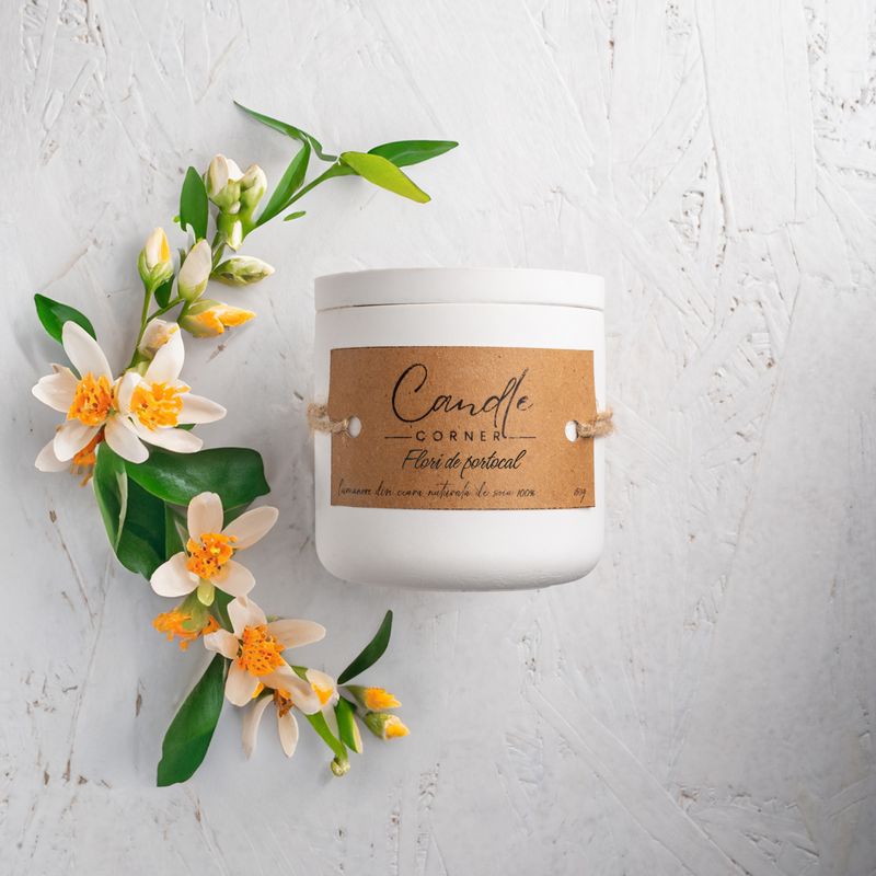 Casa si Gradina - Decoratiuni - Aromaterapie si lumanari - Lumanari si candele - Set lumanare parfumata, suport lumanare, accesoriu elegant pentru stins lumanarea si foarfeca de taiat fitil lumanare - Infinity.ro