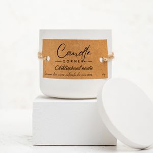 Lumanare parfumata handmade din ceara naturala de soia 100%, aroma Chihlimbar nordic, Recipient ceramic, 150 g