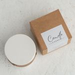 Casa si Gradina - Decoratiuni - Aromaterapie si lumanari - Lumanari si candele - Lumanare parfumata handmade din ceara naturala de soia 100%, aroma Rodie persana, Recipient ceramic alb, 150 g - Infinity.ro