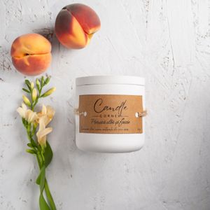 Set lumanare parfumata Piersică albă și frezie, suport lumanare, accesoriu elegant pentru stins lumanarea si foarfeca