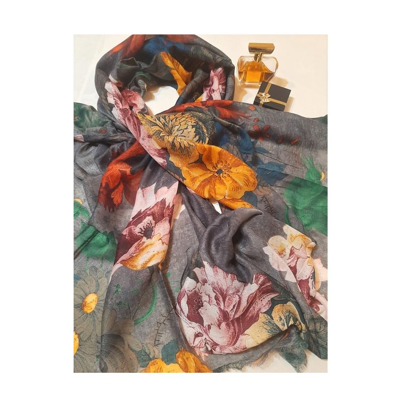 Fashion, accesorii si bijuterii - Femei - Accesorii femei - Esarfe si fulare femei - Esarfa dama tip sal cu print floral, multicolora, fond gri, 90 x 180 cm - Infinity.ro