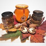 Market - Bacanie - Dulceata, miere si crema tartinabila - Set 1 Borcan amfora miere poliflora, 1 borcan miere salcam cu nuca, 1 borcan miere salcam cu mix de seminte, 1250 grame, Show Bazzz - Infinity.ro