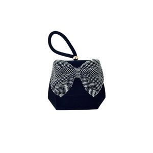 Fashion, accesorii si bijuterii - Femei - Accesorii femei - Infinity.ro