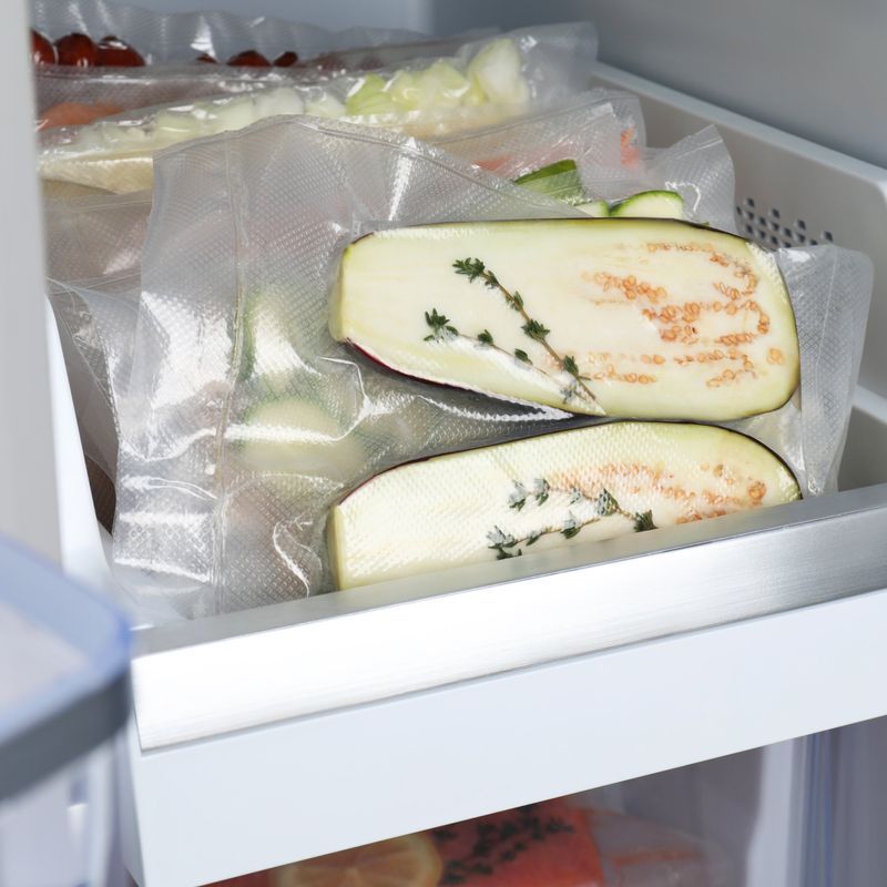 Market - Curatenie si intretinere casa - Produse bucatarie - Pungi si folii alimentare - Pachet 300 Pungi Vidat Gofrate pentru alimente, 90 microni, Neste® - 25 x 35 cm - Infinity.ro