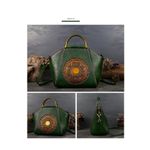 Fashion, accesorii si bijuterii - Femei - Accesorii femei - Genti si rucsacuri femei - Geanta Dama Marime Medie Boutique Deluxe Piele Naturala, Model cu Relief, Compartimentare Eficienta, Bareta Detasabila si Ajustabila, Elemente Metalice Aurii, Verde Inchis - Infinity.ro