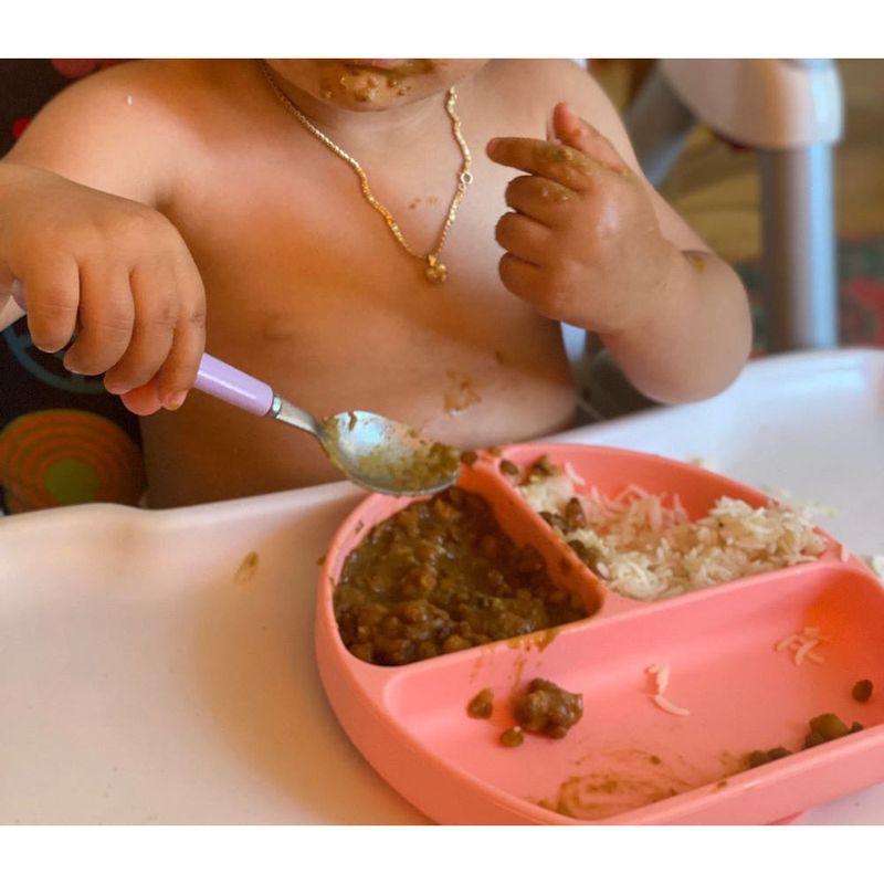 Jucarii, Copii si Bebe - Hrana si alaptare - Biberoane, suzete si accesorii hranire - Articole hranire bebelusi - Set hranire si diversificare bebelusi, silicon, 1 baveta, 1 farfurie, 1 bol cu ventuza, 2 lingurite 2 furculite, 1 cana cu pai, roz - Infinity.ro