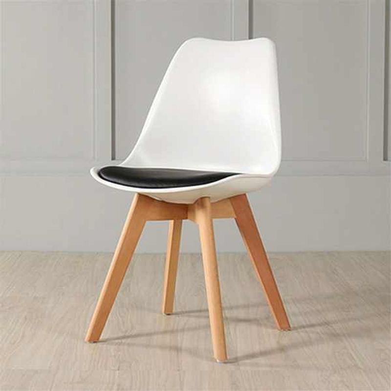Casa si Gradina - Mobilier - Scaune si fotolii - Scaune - Set 2 Scaune cu Picioare din Lemn de Fag, Sezut din PP si Perna din Piele Ecologica, 49 x 43 x 82 cm, Alb cu Negru - Infinity.ro