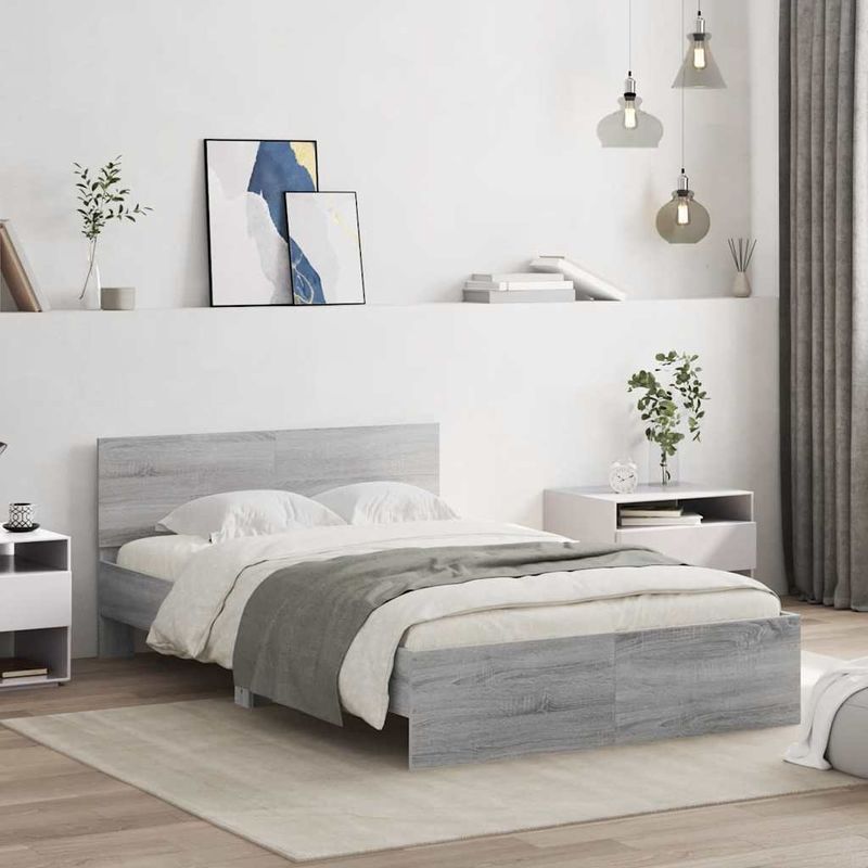 Casa si Gradina - Mobilier - Paturi si accesorii - Paturi - Cadru de pat cu tablie si LED, gri sonoma, 135x190 cm - Infinity.ro