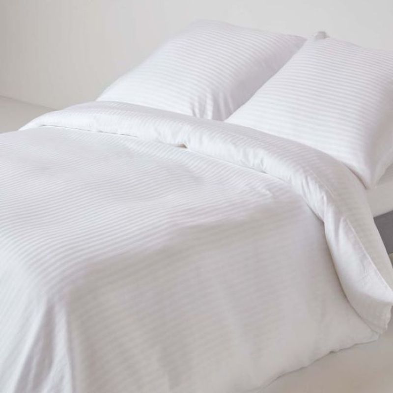 Casa si Gradina - Textile si covoare - Lenjerii de pat - Seturi de lenjerie - Lenjerie de pat 2 persoane, Damasc, 100% Bumbac, alb - Infinity.ro