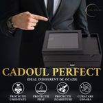 Fashion, accesorii si bijuterii - Barbati - Bijuterii barbati - Ceasuri barbati - Cutie pentru ceasuri, Exterior din Fibra de Carbon si Piele Ecologica, Geam transparent din Acril, 35x21x14cm, Negru - Infinity.ro