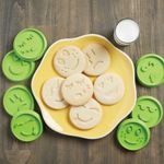 Casa si Gradina - Bucatarie si vesela - Ustensile bucatarie - Forme prajituri - Set 7 Forme de Prajituri, Flippy, Model Emoticoane Smiley Face, Diferite Expresii, 7.7 x 1.5 cm, din PP, Verde - Infinity.ro