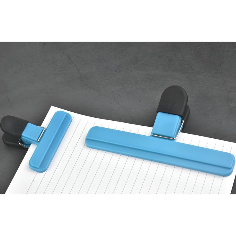 Casa si Gradina - Bucatarie si vesela - Ustensile bucatarie - Polonice, linguri si clesti de bucatarie - Cleste Multifunctional pentru Sigilarea Pungilor, Flippy, din Plastic, Mentine Alimentele Proaspete, 7x6.5 cm, Albastru - Infinity.ro