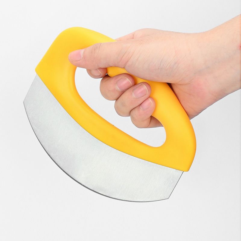 Casa si Gradina - Bucatarie si vesela - Vesela si tacamuri - Cutite si seturi de cutite - Cutit pentru taiat pizza Flippy, cu protectie din silicon pentru lama, inox, 15.5 cm, galben - Infinity.ro