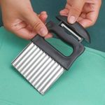 Casa si Gradina - Bucatarie si vesela - Vesela si tacamuri - Cutite si seturi de cutite - Cutit pentru Cartofi Ondulati, Flippy, pentru Legume, Forma Ondulata, Usor de Utilizat, Taiere, Negru - Infinity.ro