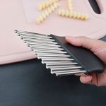 Casa si Gradina - Bucatarie si vesela - Vesela si tacamuri - Cutite si seturi de cutite - Cutit pentru Cartofi Ondulati, Flippy, pentru Legume, Forma Ondulata, Usor de Utilizat, Taiere, Negru - Infinity.ro