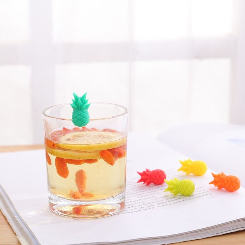 Casa si Gradina - Bucatarie si vesela - Cani si pahare - Pahare - Set 6 Accesorii pentru Pahare, Flippy, pentru Petreceri/Cocktailuri, din Silicon, Model Ananas, Multicolor - Infinity.ro