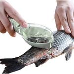 Casa si Gradina - Bucatarie si vesela - Ustensile bucatarie - Razatori si curatatoare - Curatator Manual Solzi de Peste, Flippy, Forma Peste , Recipient cu Capcac pentru Solzi, Plastic, Verde deschis, 16x6 cm - Infinity.ro