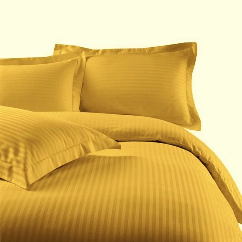 Casa si Gradina - Textile si covoare - Lenjerii de pat - Cearceafuri de pat - Cearsaf de pat Kotonia Home Deco, 100% bumbac, Damasc Saten, 220x240 cm, dimensiune dungi 1 cm, Mustar - Infinity.ro