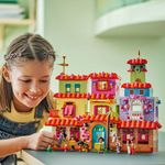 Jucarii, Copii si Bebe - Jucarii si jocuri - Seturi de constructie si cuburi - Seturi de constructie - Lego Disney casa magica a familiei madrigal 43245 - Infinity.ro