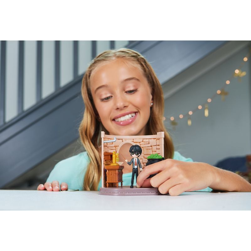 Jucarii, Copii si Bebe - Jucarii si jocuri - Figurine - Harry Potter wizarding world magical sala de clasa minis potiuni Harry Potter - Infinity.ro