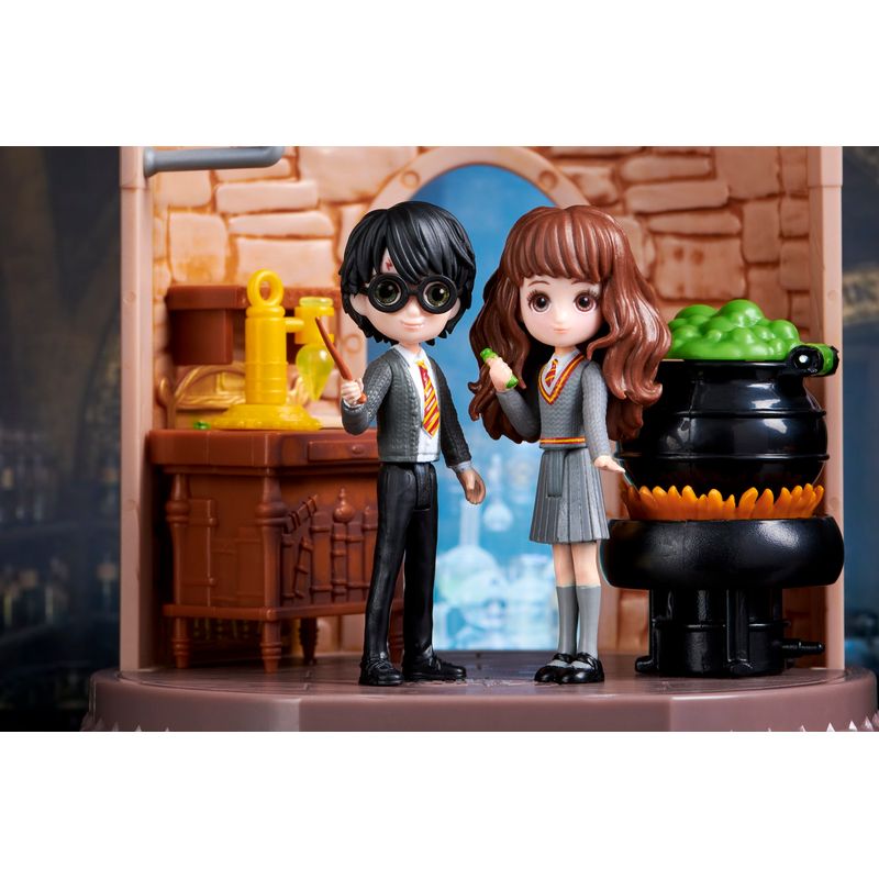 Jucarii, Copii si Bebe - Jucarii si jocuri - Figurine - Harry Potter wizarding world magical sala de clasa minis potiuni Harry Potter - Infinity.ro