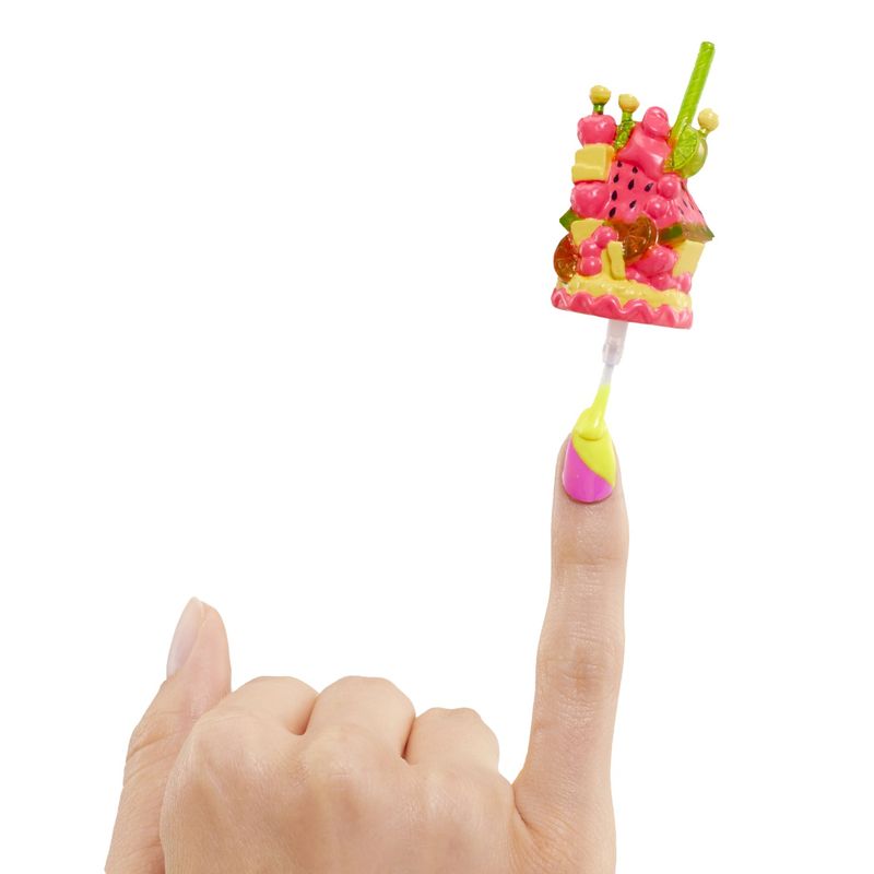 Jucarii, Copii si Bebe - Jucarii si jocuri - Papusi si accesorii - Papusi - L.O.L. Surprise! omg sweet nails pinky pops fruit shop set papusa cu accesorii - Infinity.ro