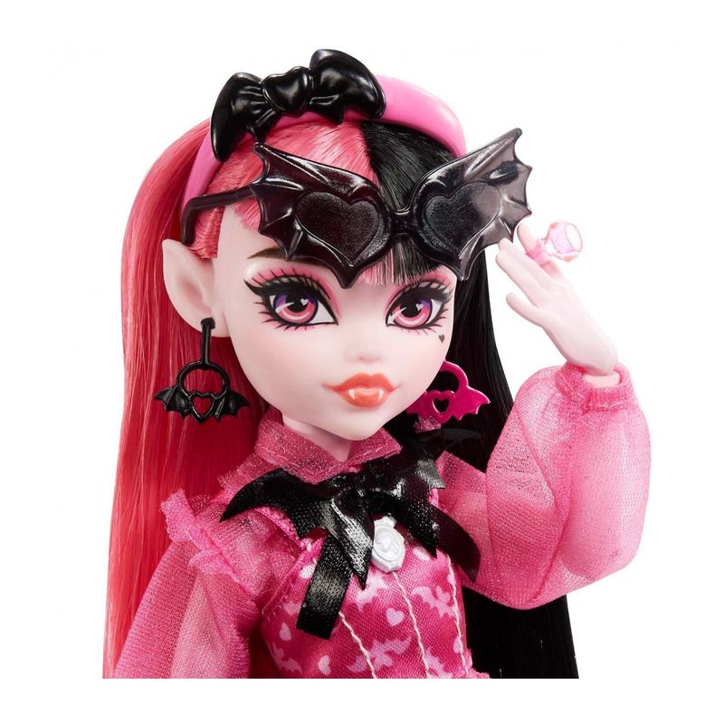 Jucarii, Copii si Bebe - Jucarii si jocuri - Papusi si accesorii - Papusi - Monster high papusa draculaura cu animalut si accesorii - Infinity.ro