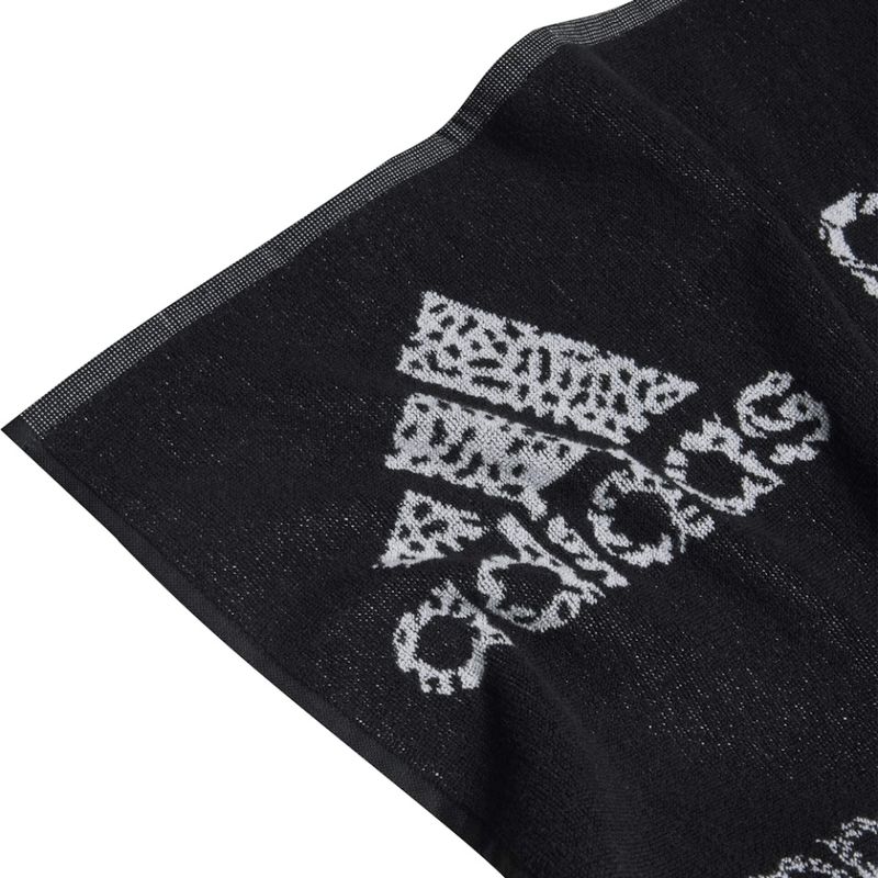 Sport si Outdoor - Echipament Sportiv - Accesorii echipament sportiv - Prosoape fitness - Prosop Adidas Branded Must-Have - Infinity.ro