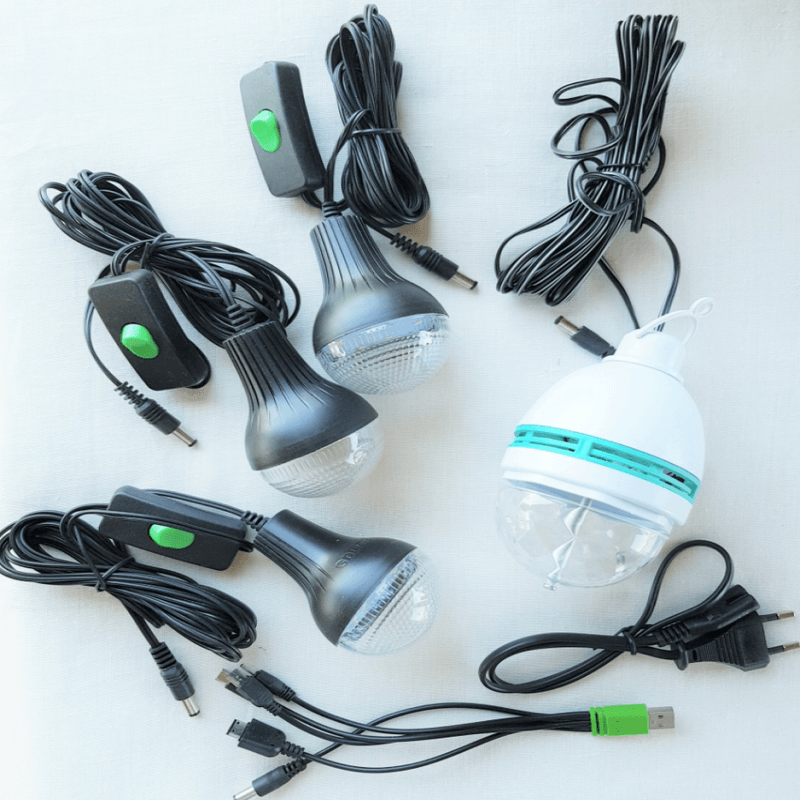 Casa si Gradina/Electrice/Panouri solare si accesorii/Sisteme panouri solare - Kit slar GD-Lite 1000A dotat cu disozitive Us cu 4 becuri led, acumulator de mare capacitate, radio - Infinity.ro