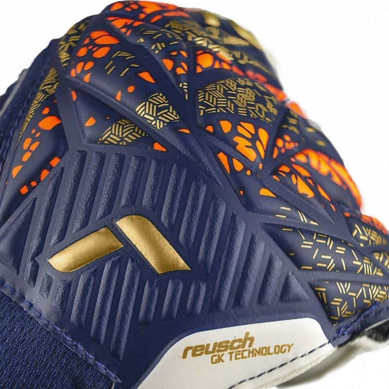 Sport si Outdoor - Echipament Sportiv - Accesorii echipament sportiv - Manusi sport - Manusi portar Reusch Attrakt Grip, 11 - Infinity.ro