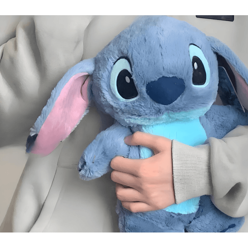 Ingrijire personala si Cosmetice - Sanatate si wellness - Articole wellness - Incalzitoare corporale - Jucarie/Perna de Plus Termo, 400mL Termica Pentru Dureri Musculare/Menstruale/Crampe , Warm Hug Stich,Lilo&Stitch - Infinity.ro