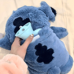 Ingrijire personala si Cosmetice - Sanatate si wellness - Articole wellness - Incalzitoare corporale - Jucarie/Perna de Plus Termo, 400mL Termica Pentru Dureri Musculare/Menstruale/Crampe , Warm Hug Stich,Lilo&Stitch - Infinity.ro