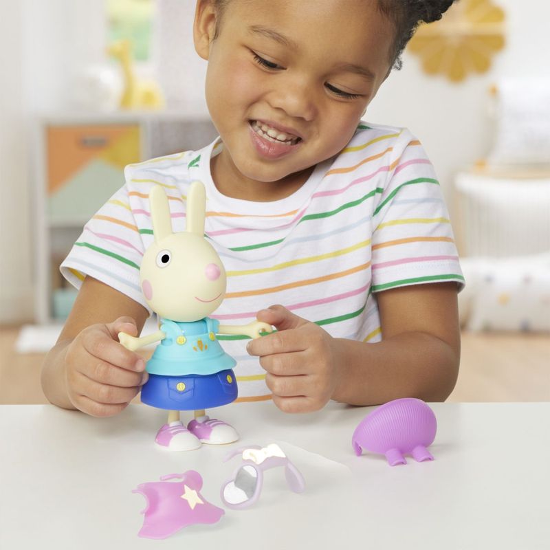 Jucarii, Copii si Bebe - Jucarii si jocuri - Figurine - Peppa pig set figurina si accesorii vestimentare iepurasul rebecca 15cm - Infinity.ro
