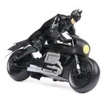 Jucarii, Copii si Bebe - Jucarii si jocuri - Figurine - Batman film motocicleta lui batman si figurina batman 30cm - Infinity.ro