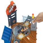 Jucarii, Copii si Bebe - Jucarii si jocuri - Vehicule si jucarii cu telecomanda - Masinute - Hot Wheels monster truck arena smashers provocarea spin-out - Infinity.ro