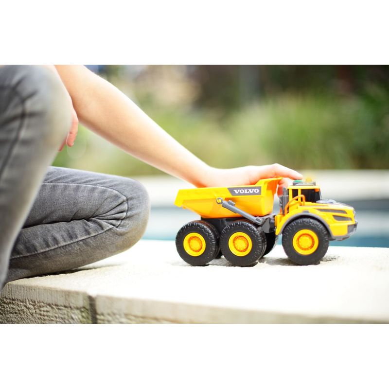 Jucarii, Copii si Bebe - Jucarii si jocuri - Vehicule si jucarii cu telecomanda - Utilaje constructie de jucarie - Dickie basculanta volvo articulat cu sunete si lumini 23cm - Infinity.ro
