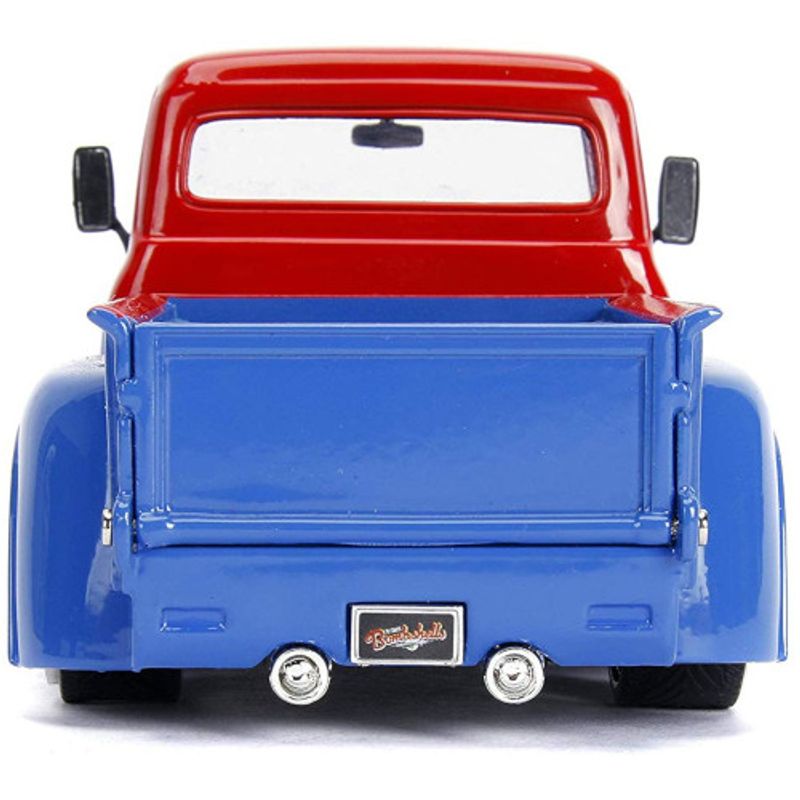 Jucarii, Copii si Bebe - Jucarii si jocuri - Vehicule si jucarii cu telecomanda - Masinute - Dc comics bombshells 1956 ford super girl scara 1 la 24 - Infinity.ro
