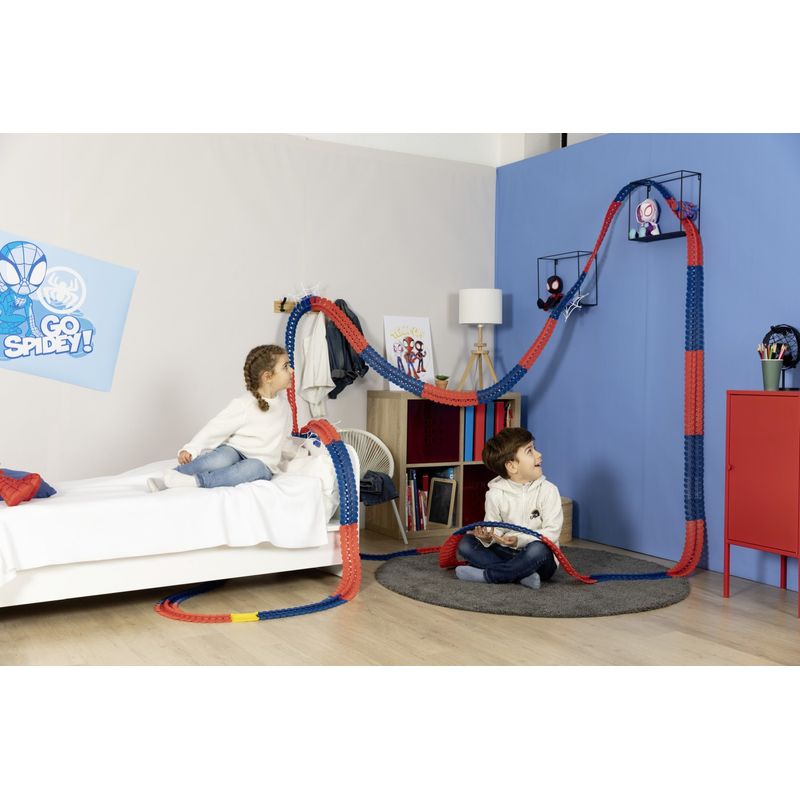 Jucarii, Copii si Bebe - Jucarii si jocuri - Vehicule si jucarii cu telecomanda - Masinute - Smoby spidey circuit flextreme set spidey - Infinity.ro