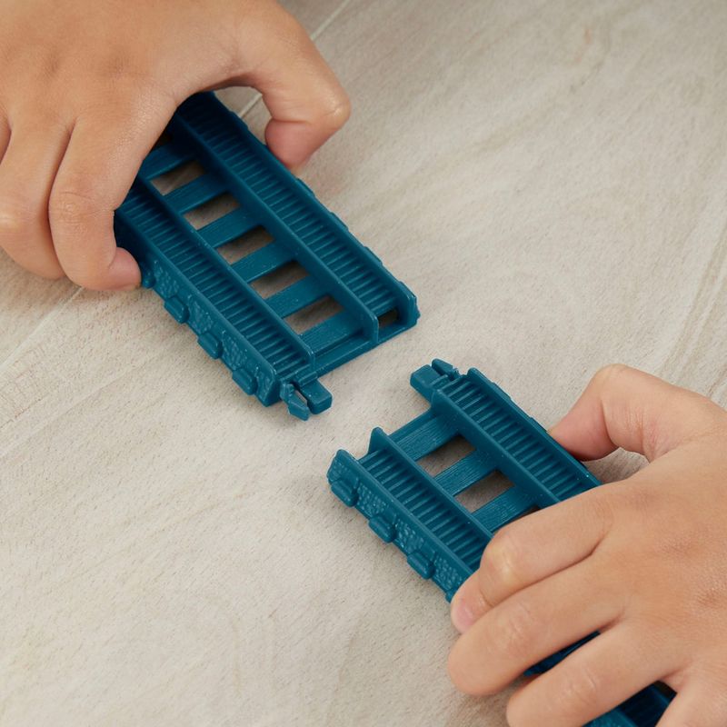 Jucarii, Copii si Bebe - Jucarii si jocuri - Vehicule si jucarii cu telecomanda - Trenulete de jucarie - Thomas set de joaca crystal caves adventure cu locomotiva motorizata thomas - Infinity.ro