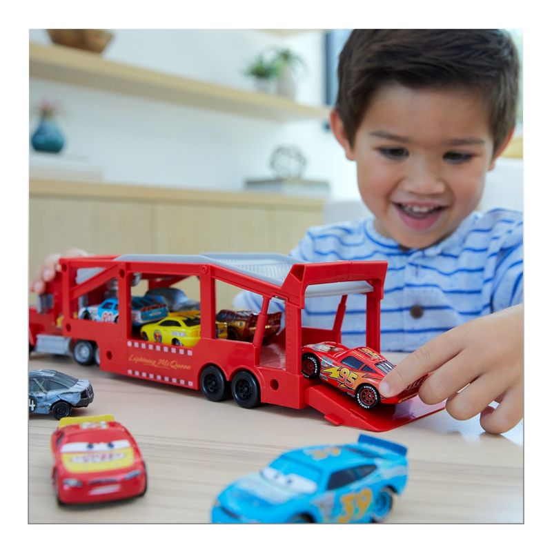 Jucarii, Copii si Bebe - Jucarii si jocuri - Jucarii & jocuri educative - Jucarii interactive - Cars transportatorul mack - Infinity.ro