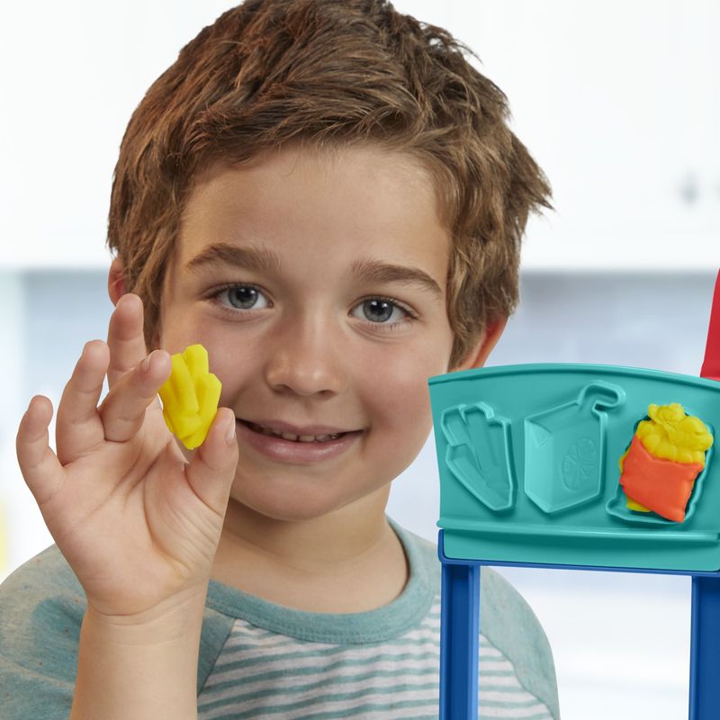 Jucarii, Copii si Bebe - Jucarii si jocuri - Jucarii & jocuri educative - Jucarii interactive - Playdoh set set restaurantul - Infinity.ro