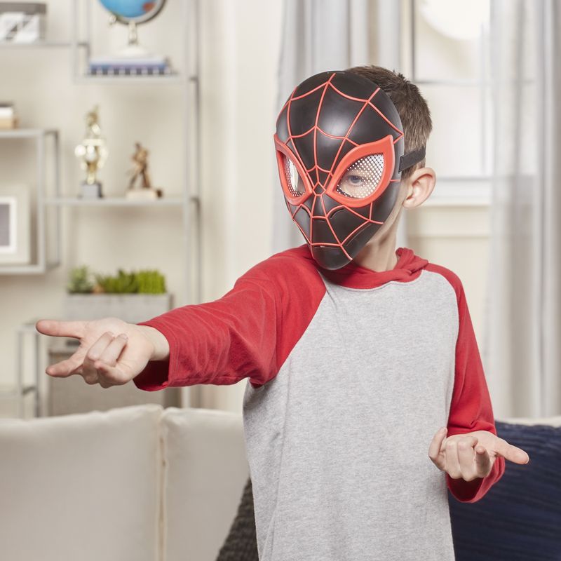 Jucarii, Copii si Bebe - Jucarii si jocuri - Jucarii de rol - Masti si costume copii - Masca lui spider-man seria miles morales - Infinity.ro