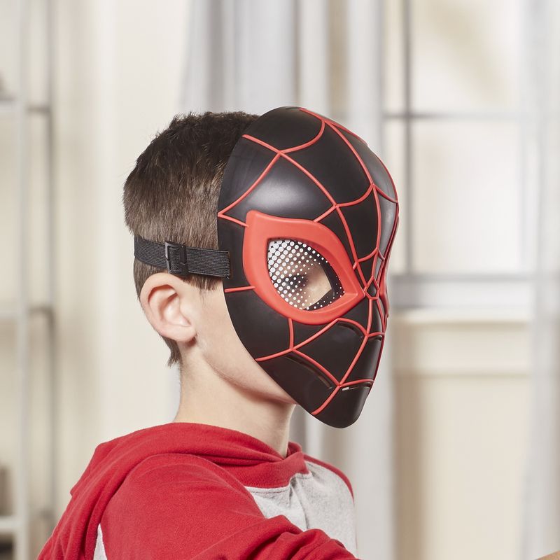 Jucarii, Copii si Bebe - Jucarii si jocuri - Jucarii de rol - Masti si costume copii - Masca lui spider-man seria miles morales - Infinity.ro