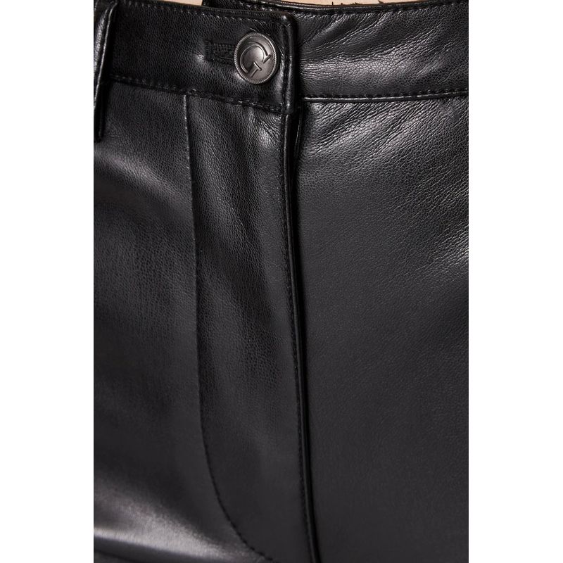 Fashion, accesorii si bijuterii - Femei - Imbracaminte femei - Pantaloni femei - Pantaloni Guess de piele ecologica Kelly W3RA0M, W34-L29 US, Negru - Infinity.ro