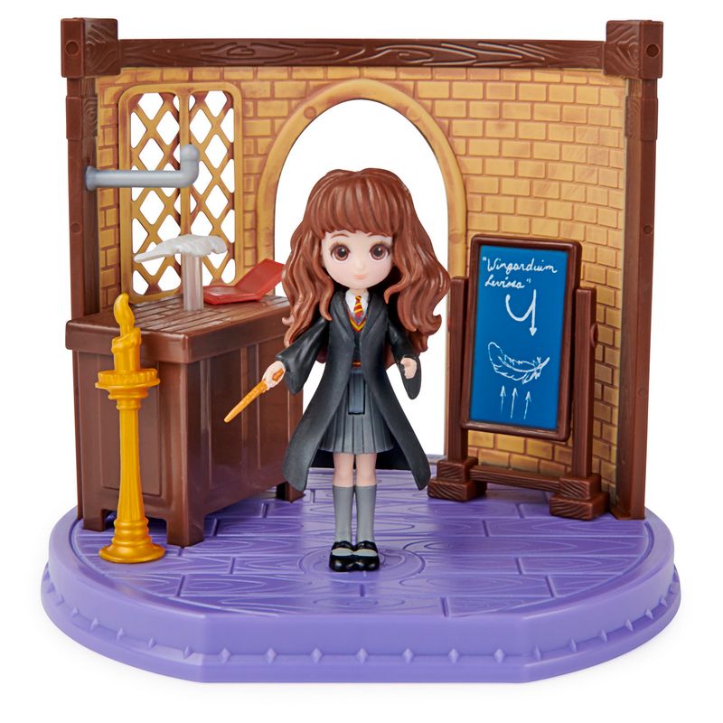 Jucarii, Copii si Bebe - Jucarii si jocuri - Figurine - Harry potter set lumea vrajilor sala de clasa - Infinity.ro